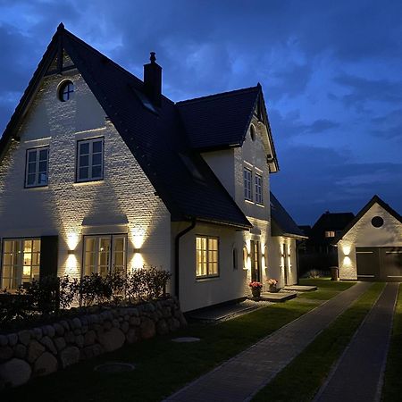 Neu! Ferienhaus Litj Horsa Hoog - Luxus, Lage, Leichtigkeit Mit Wellenrauschen In Wenningstedt Sylt Exterior photo